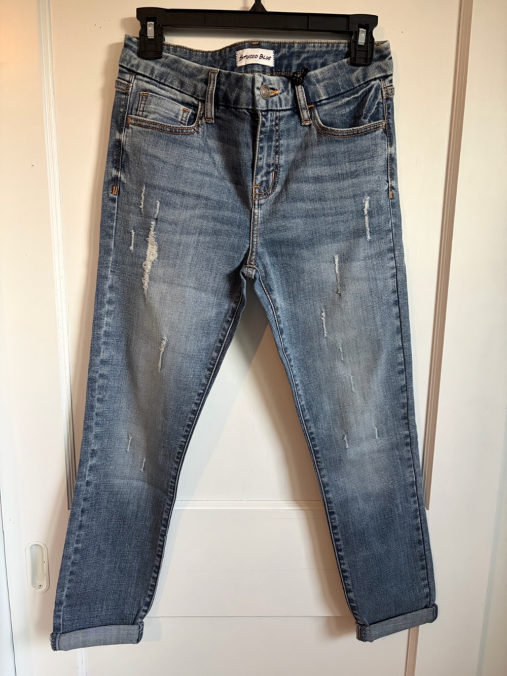Distressed Light Wash Ankle Jeans - Women - Picture 1 of 6